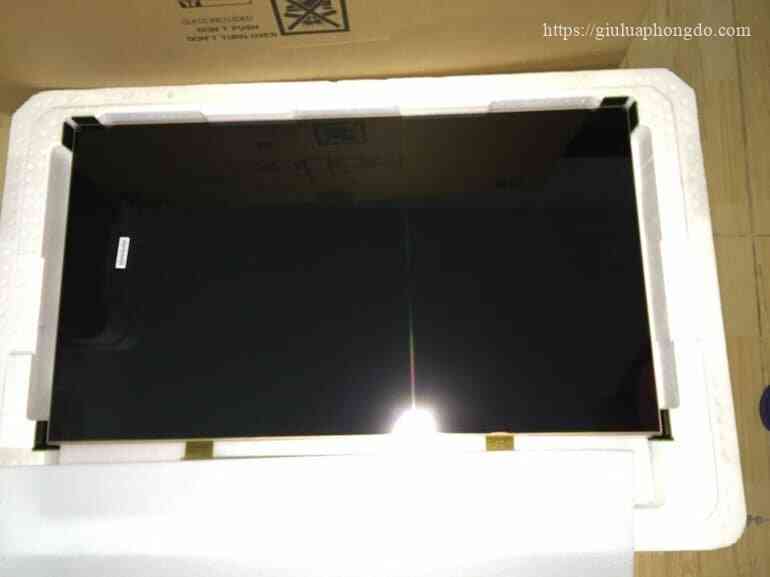 Tivi Samsung 55 inch bị vỡ màn hình sau một thời gian dài sử dụng