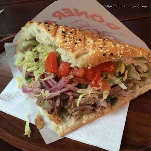 Bánh mì doner kebab ngon