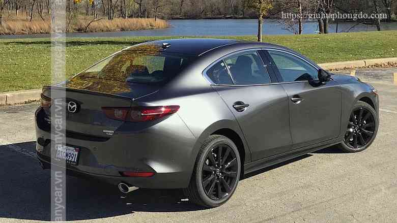 Kích thước xe Mazda 3 Sedan: D 4660 x R 1795 x C 1450 (mm)